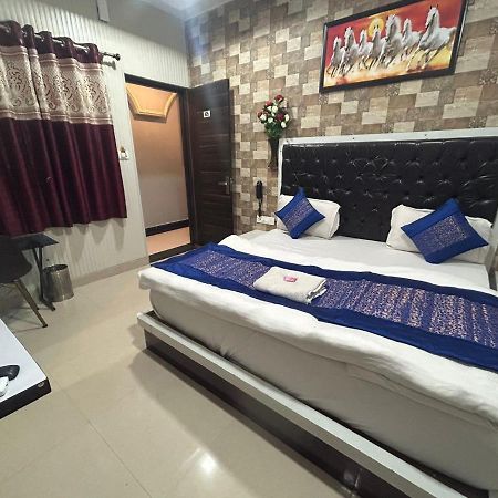 Hotel Ankit Near Assi Ghat Varanasi Bagian luar foto