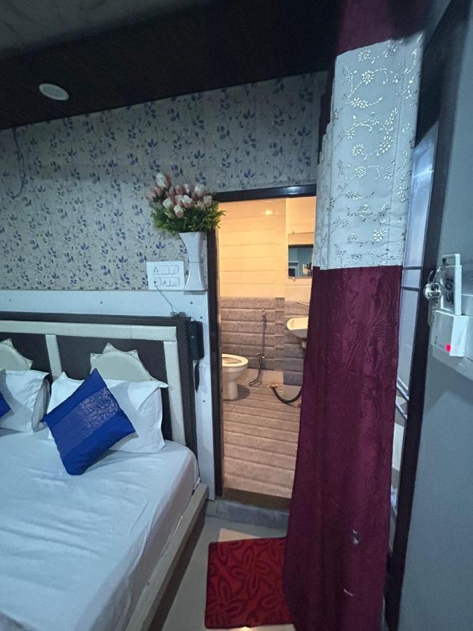 Hotel Ankit Near Assi Ghat Varanasi Bagian luar foto