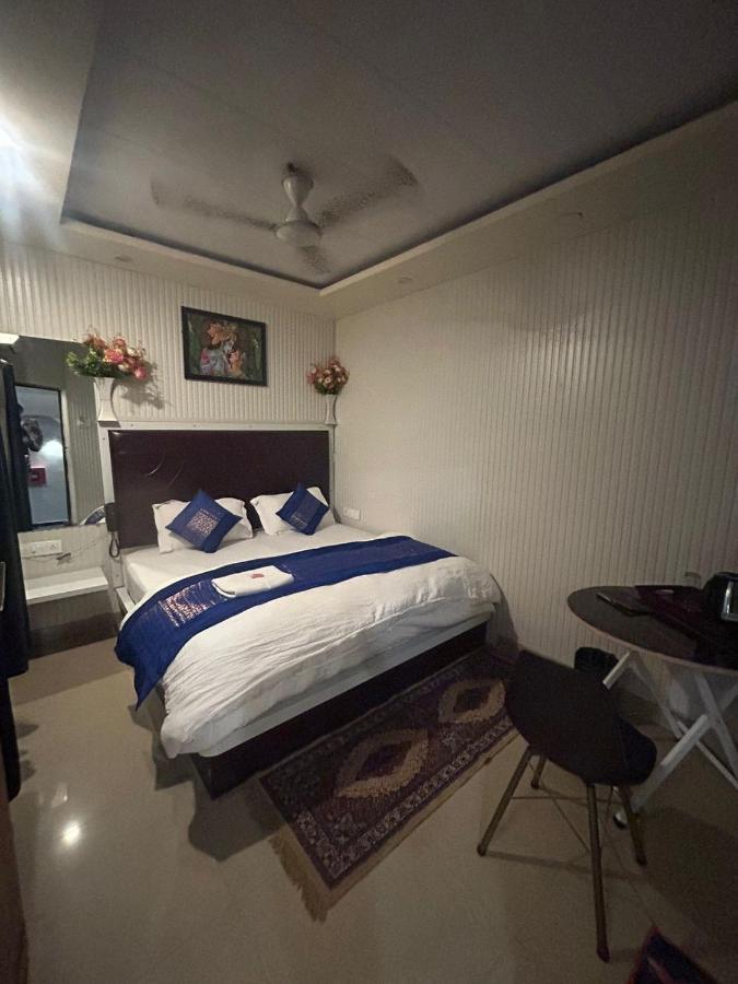 Hotel Ankit Near Assi Ghat Varanasi Bagian luar foto